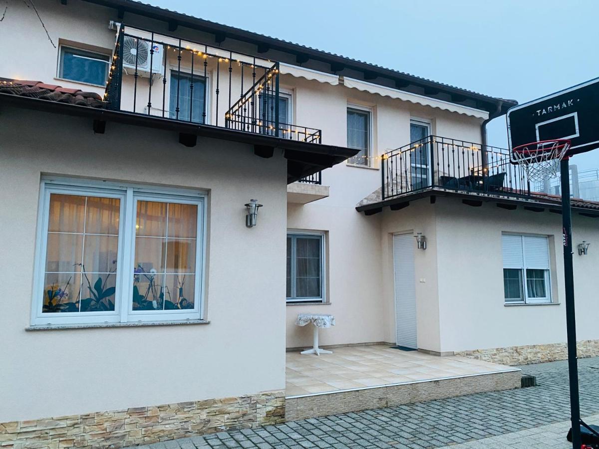 Aura Apartman ไฮจ์ดุสโซบอสโล ภายนอก รูปภาพ